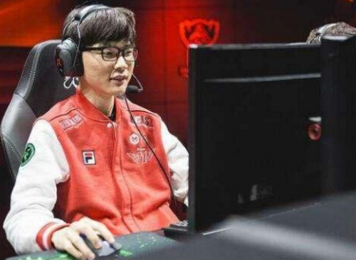 球员阵容更 球员阵容更
